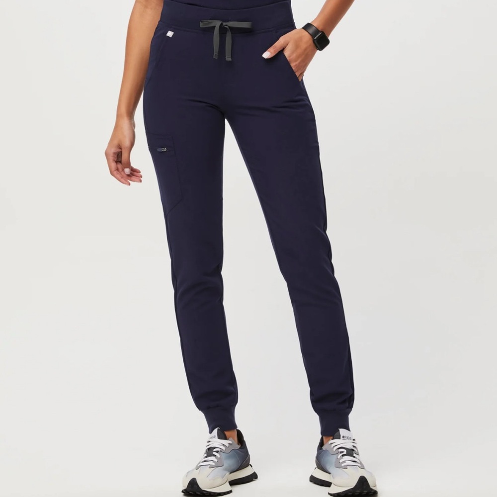 FIGS Women’s Navy Joggers